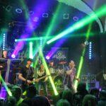 Band Nightlife auf der Bühne mit Lightshow
