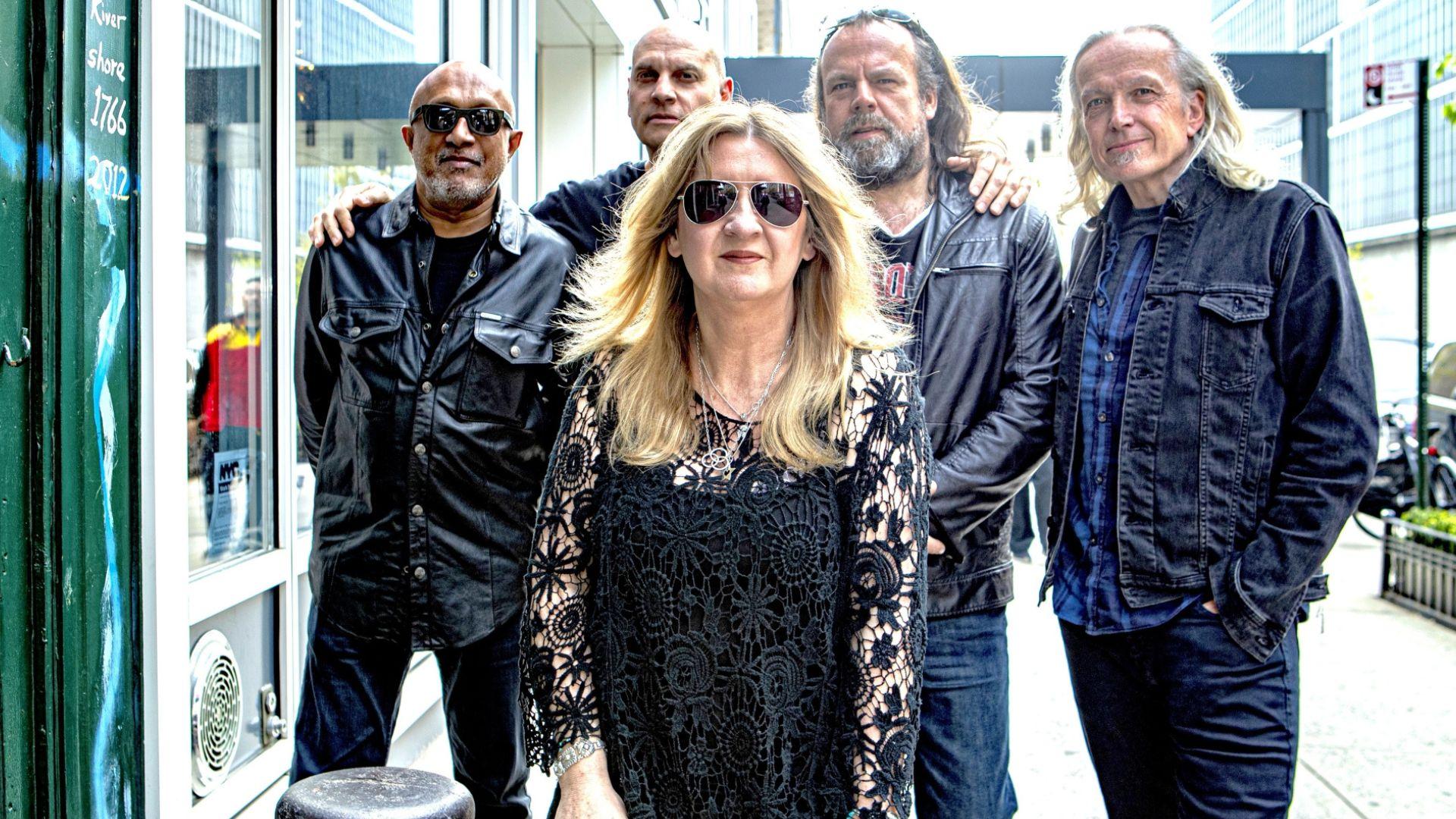 DEBORAH BONHAM & BAND
